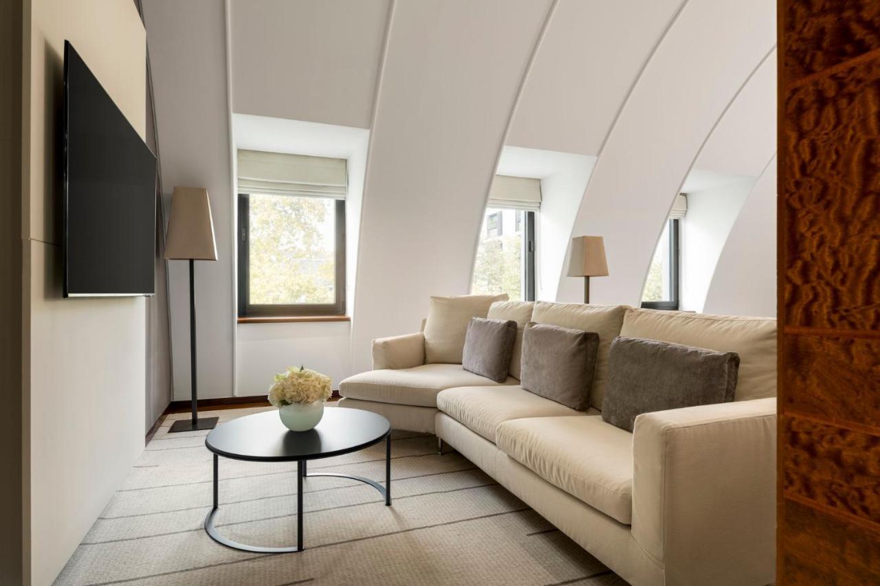Como The Halkin London Exterior photo